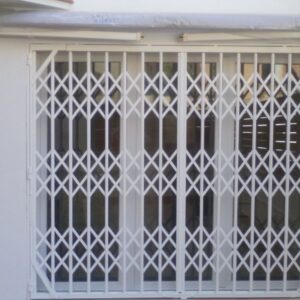 Foto de MC Cerrajeria 24H Cerrajeros | Persianas de Local y Casa | Puertas Blindadas y Acorazadas | Rejas | Puertas de Garaje en Sant Just Desvern - Imagen 5