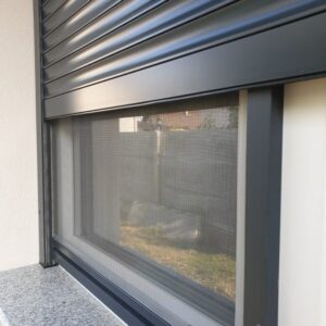 Foto de MC Cerrajeria 24H Cerrajeros | Persianas de Local y Casa | Puertas Blindadas y Acorazadas | Rejas | Puertas de Garaje en Sant Just Desvern - Imagen 9