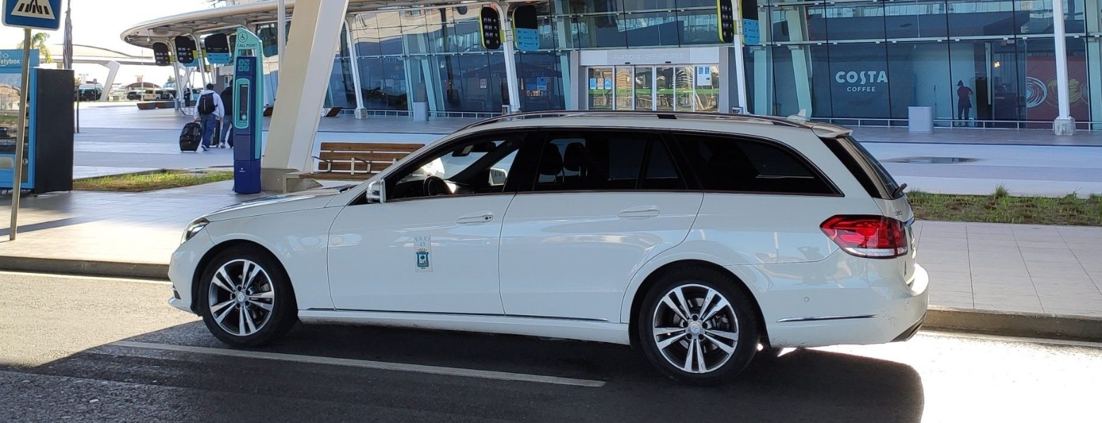 Fotos de Fondo Taxi RADIO TAXI HUELVA| Transfers Huelva, Sevilla, Faro, Málaga - Imagen 2