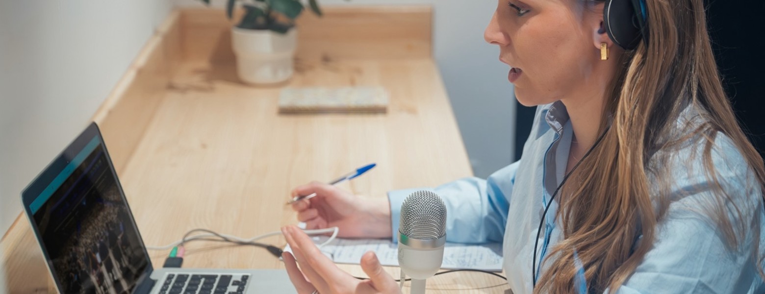 Traducción simultánea | GASCÓN INTERPRETING - Imagen 2