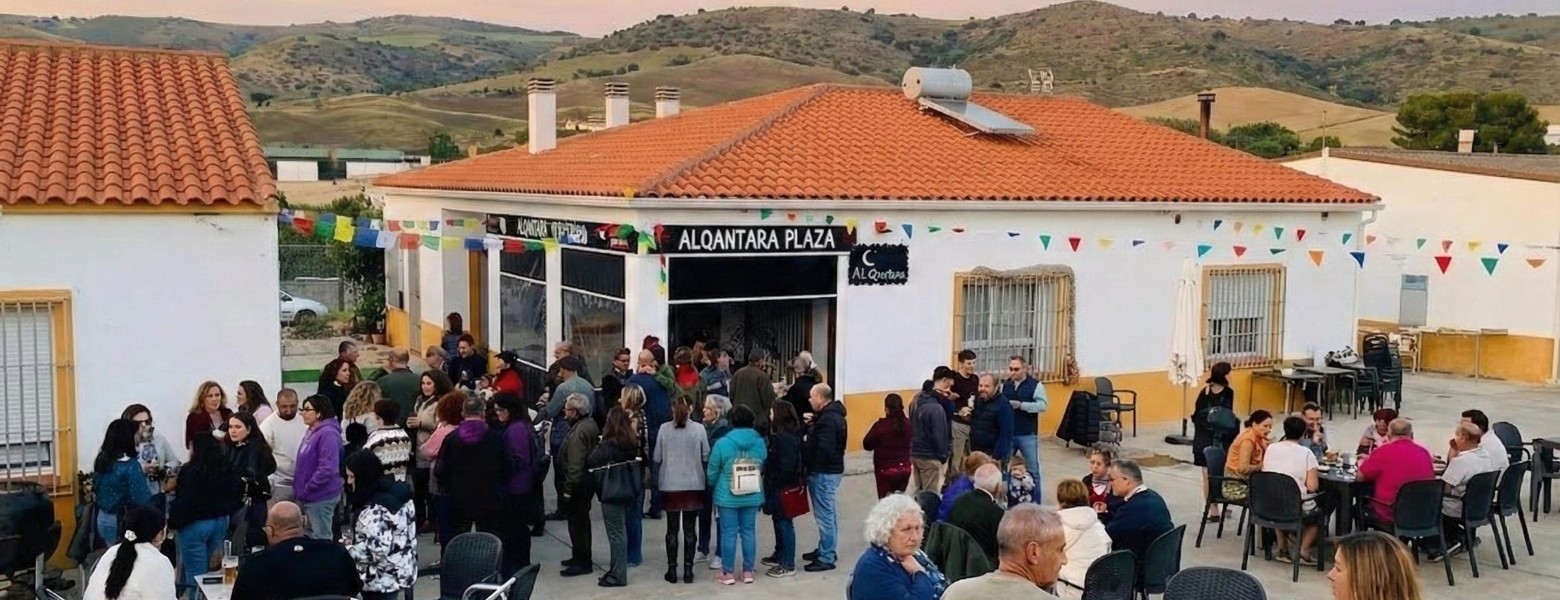 Alqantara Plaza Bar
