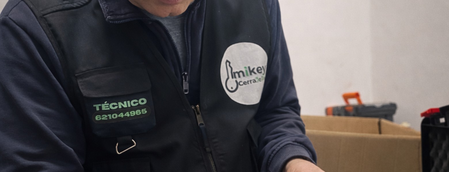 Cerrajeros Barcelona 24h / Aseguritanca