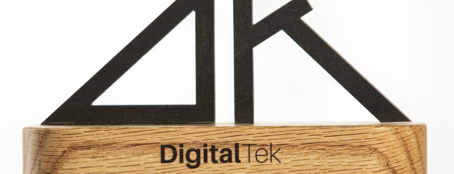 Foto de Singular. Trofeos de madera personalizados