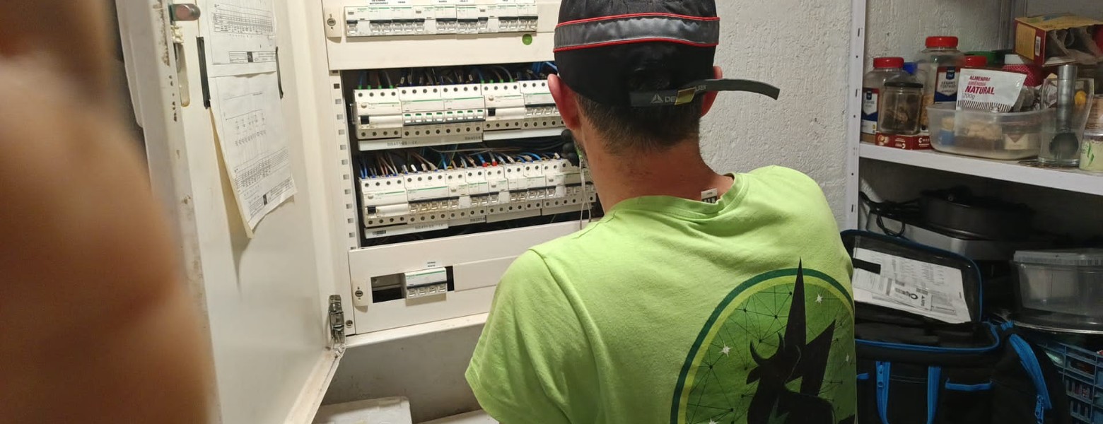 Foto de Electricista Autorizado: Adiary Electric - Averías en Viladecans - Imagen 1