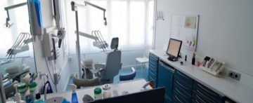 Clínica Dental Doctora Gemma Farré - Carpintería en Sabadell Clínica Dental Doctora Gemma Farré - Carpintería en Sabadell
