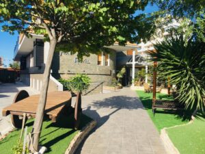 HOSTAL MONT ROYAL - Hostal en Alacant HOSTAL MONT ROYAL - Hostal en Alacant