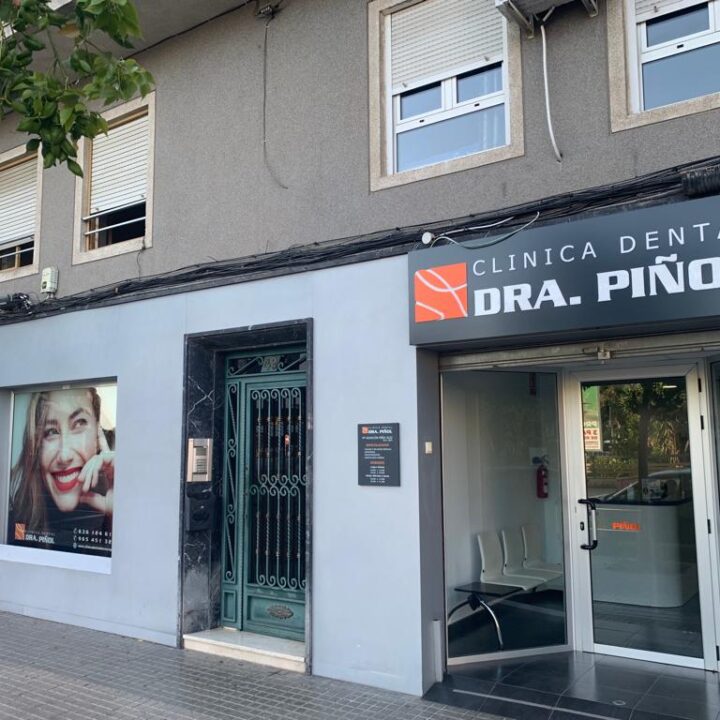 Foto de Clínica dental Dra. Piñol en Elx - Imagen 1