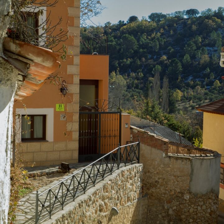 Foto de Hostal Rural El Horno de Leopoldo en Hueva - Imagen 1