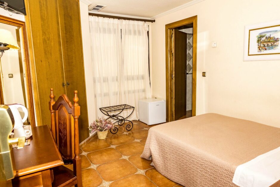 hostal la posada torrellano elche alicante habitaciones individual