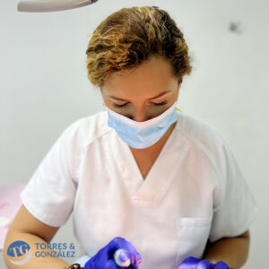 Foto de Clínicas Torres & González🦷Carillas dentales Granada 🪥 Implantes dentales. en Granada - Imagen 3